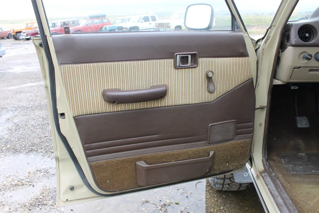 1982ToyotaFJ60Tan_JT3FJ60G3C0025040 (19).webp