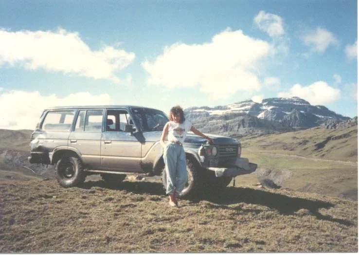1984FJ-60withBolivianCrusierChick.webp