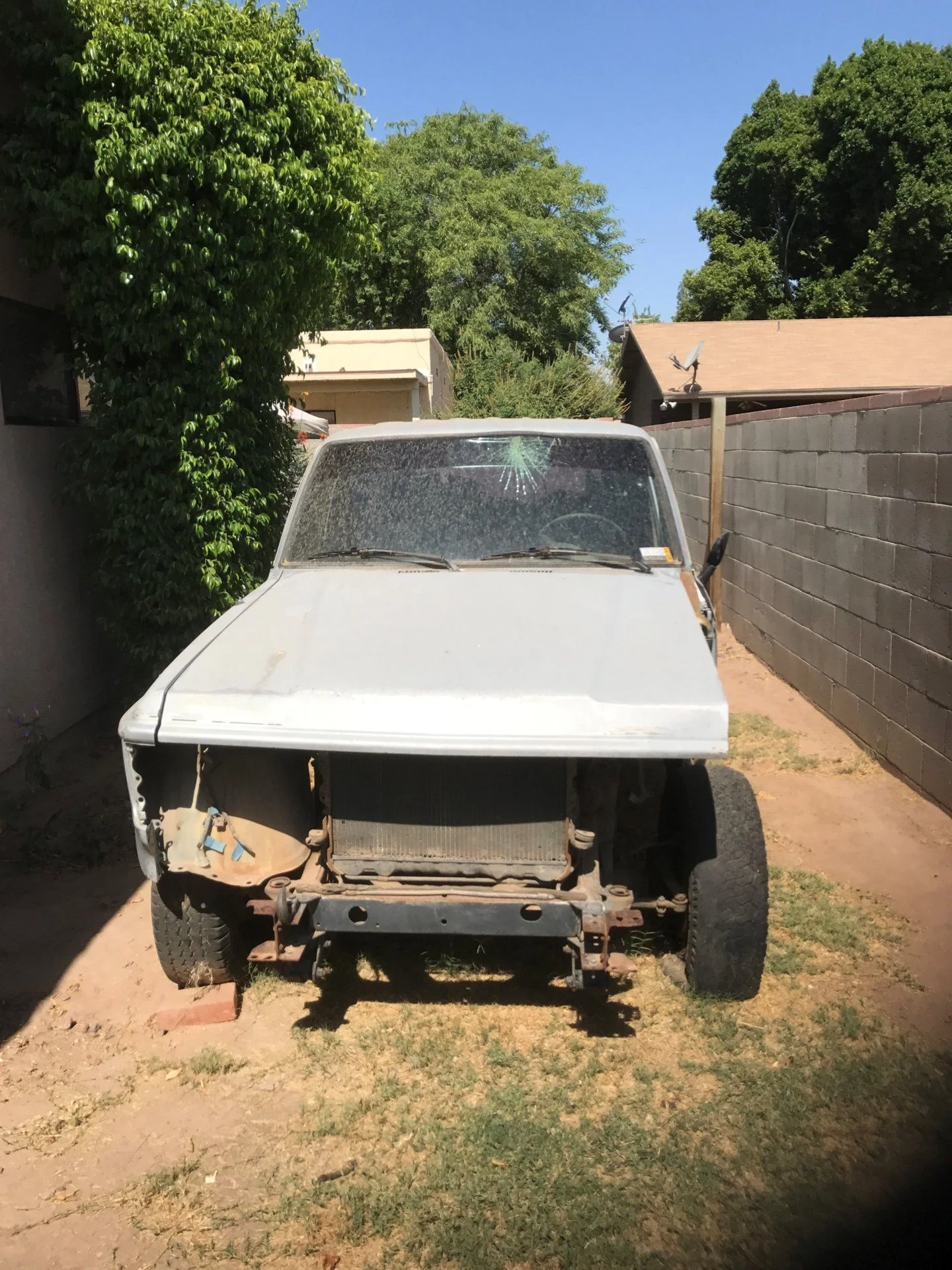 1985 FJ60 Front.webp