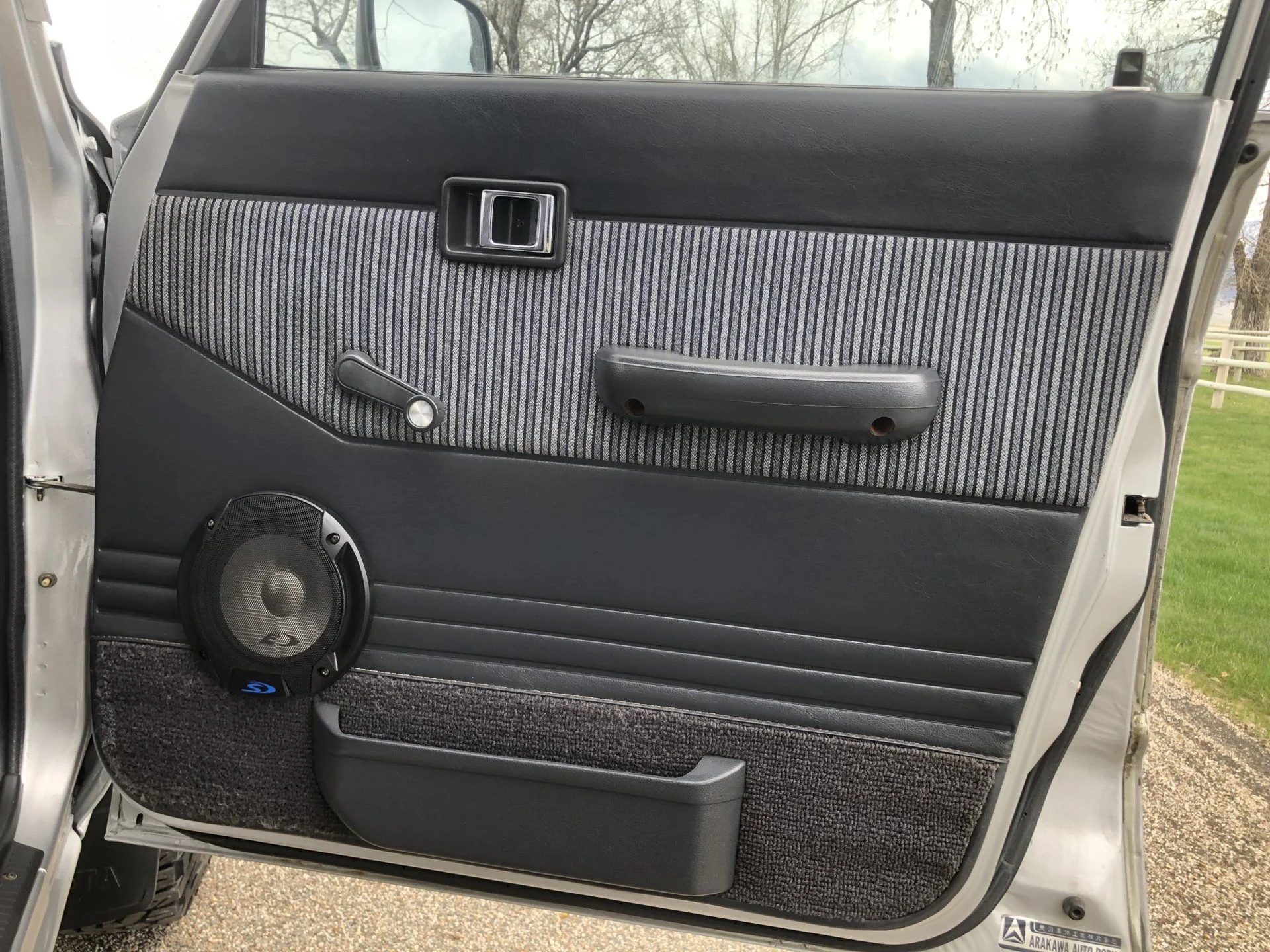 1985ToyotaFJ60Silver_JT3FJ60G3F1131325 (84).webp