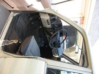 1987FJ60DSInterior.webp