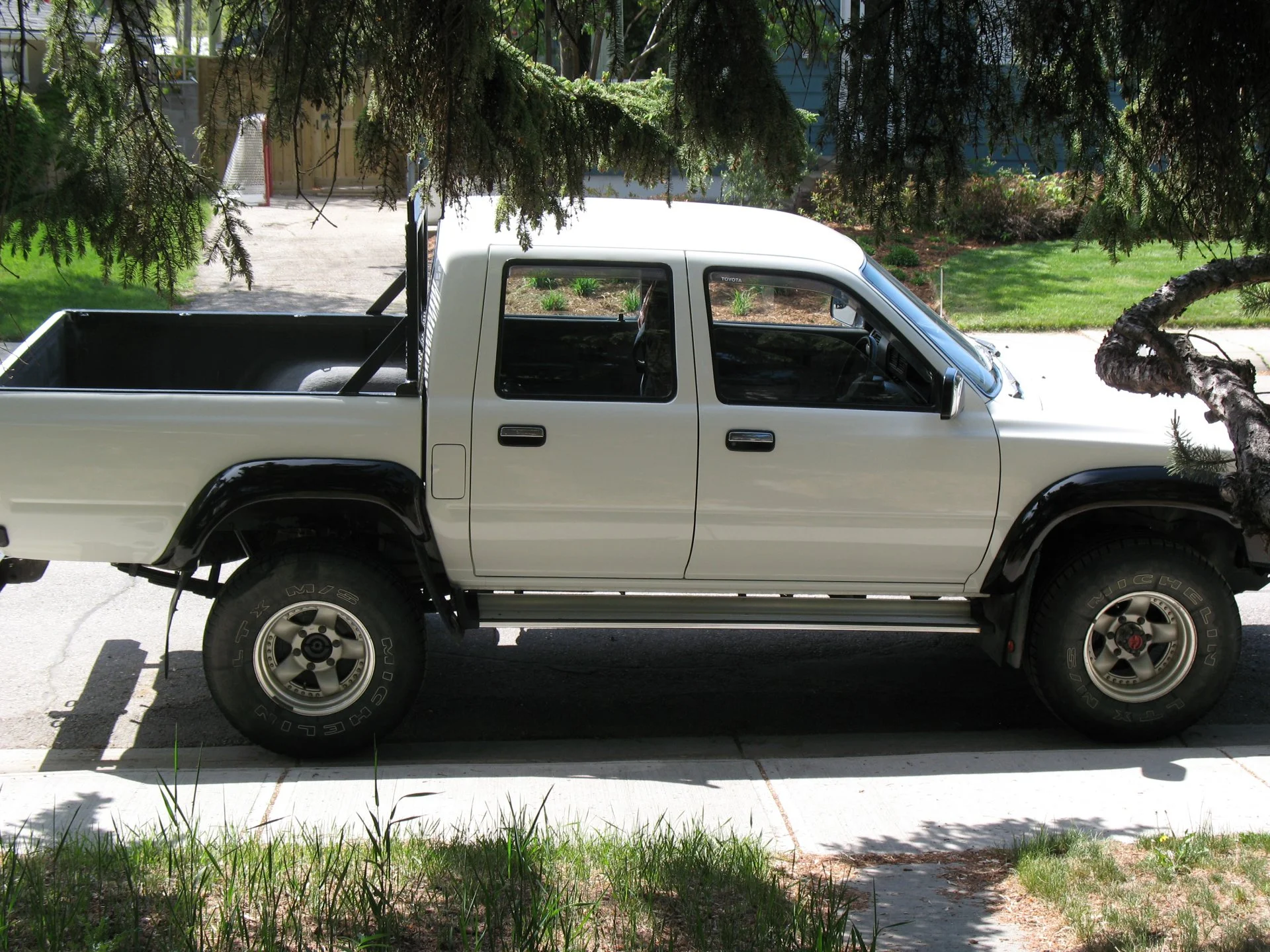 1992 Toyota LN107 Double Cab 4x4 5 Spd. f jpg.webp