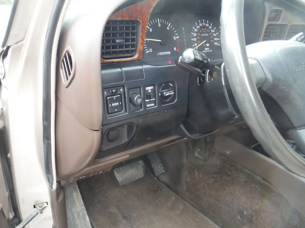 1993_toyota_land_cruiser_4wd-pic-7357923677776711980-1024x768.webp