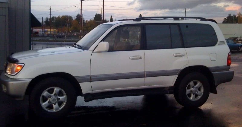 1999 land cruiser.webp