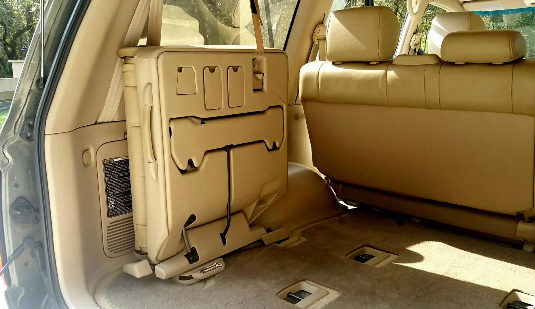 1999 LEXUS LX470 L KIDS SEAT.webp