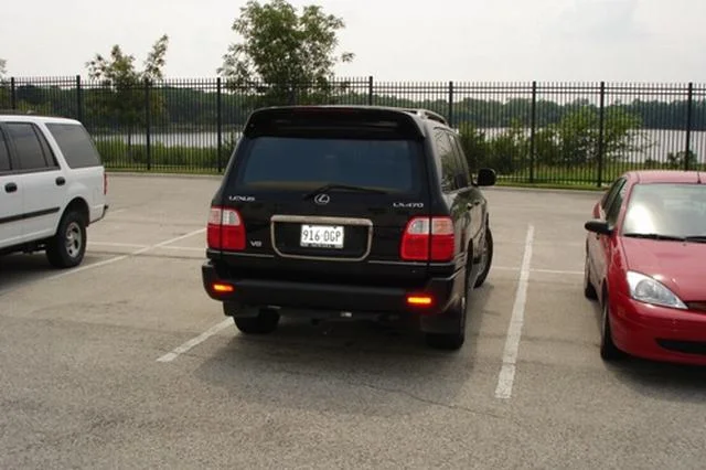 1999 LX 470 Rear.webp
