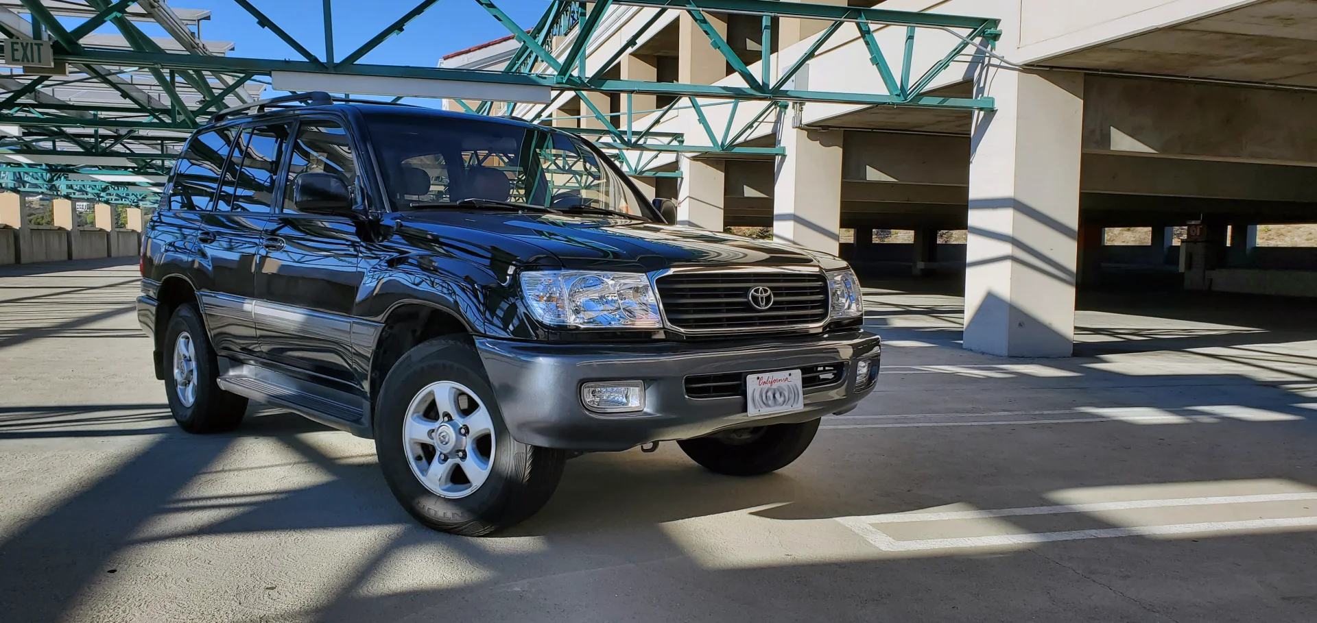 1999 Toyota Landcruiser 100 Series.  100% Stock.
