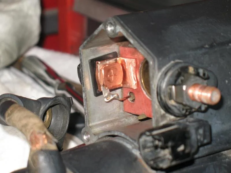 2.2kw starter contact motor side.webp