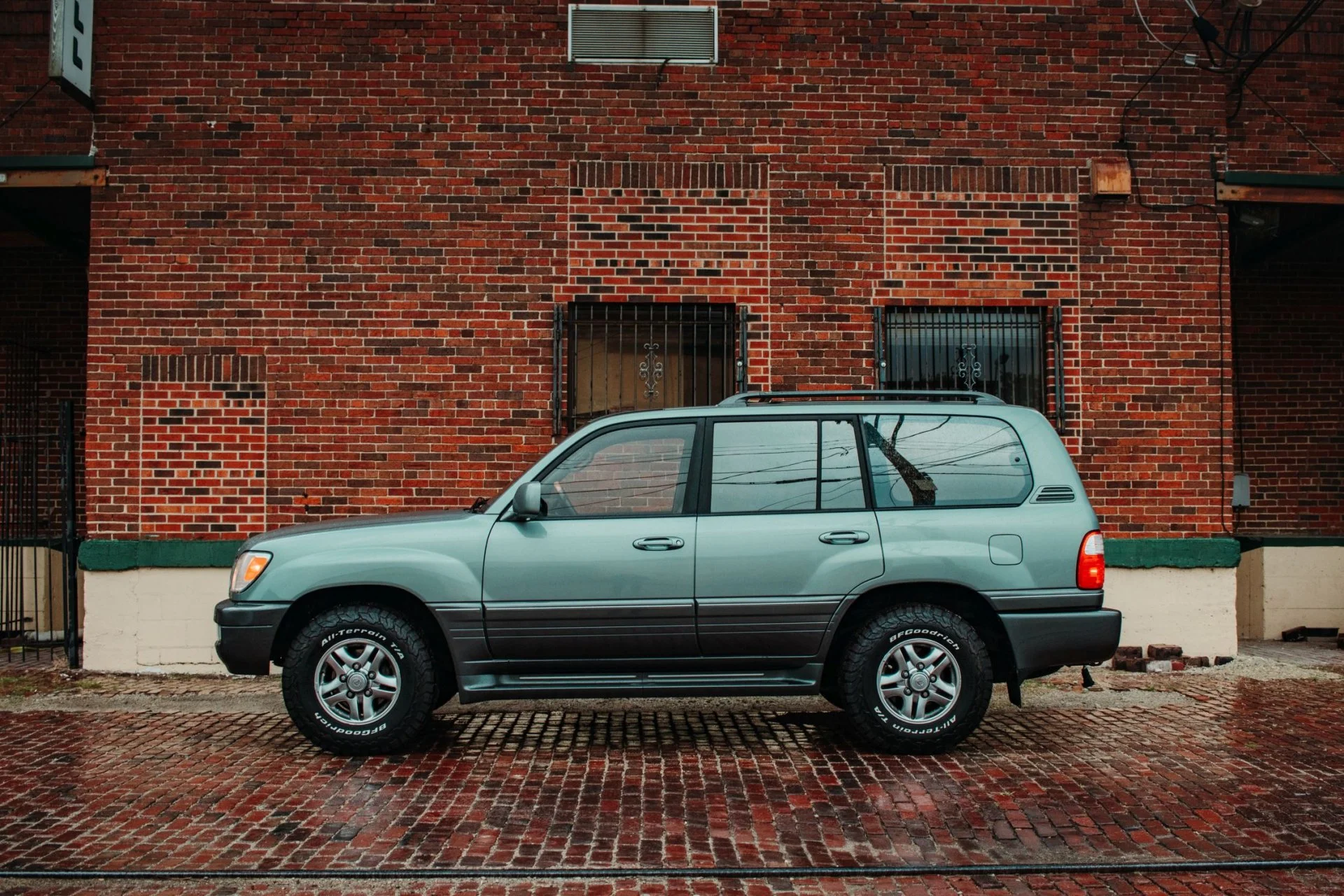 2001 Lexus LX 470 - 118k Miles - WA / British Columbia $16,000
