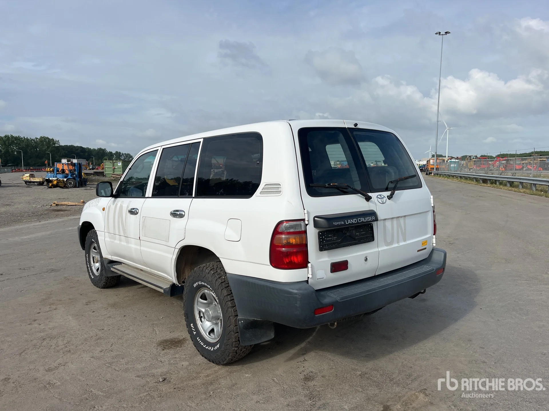 UZJ100 | LX470 | IH8MUD.com Forum | Toyota, Lexus & Off-Road