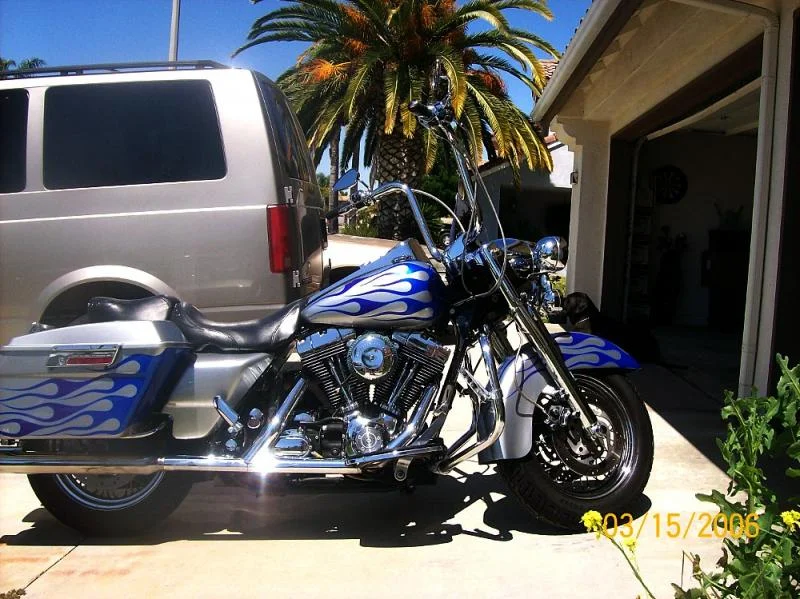 2002_HD_roadking01.webp