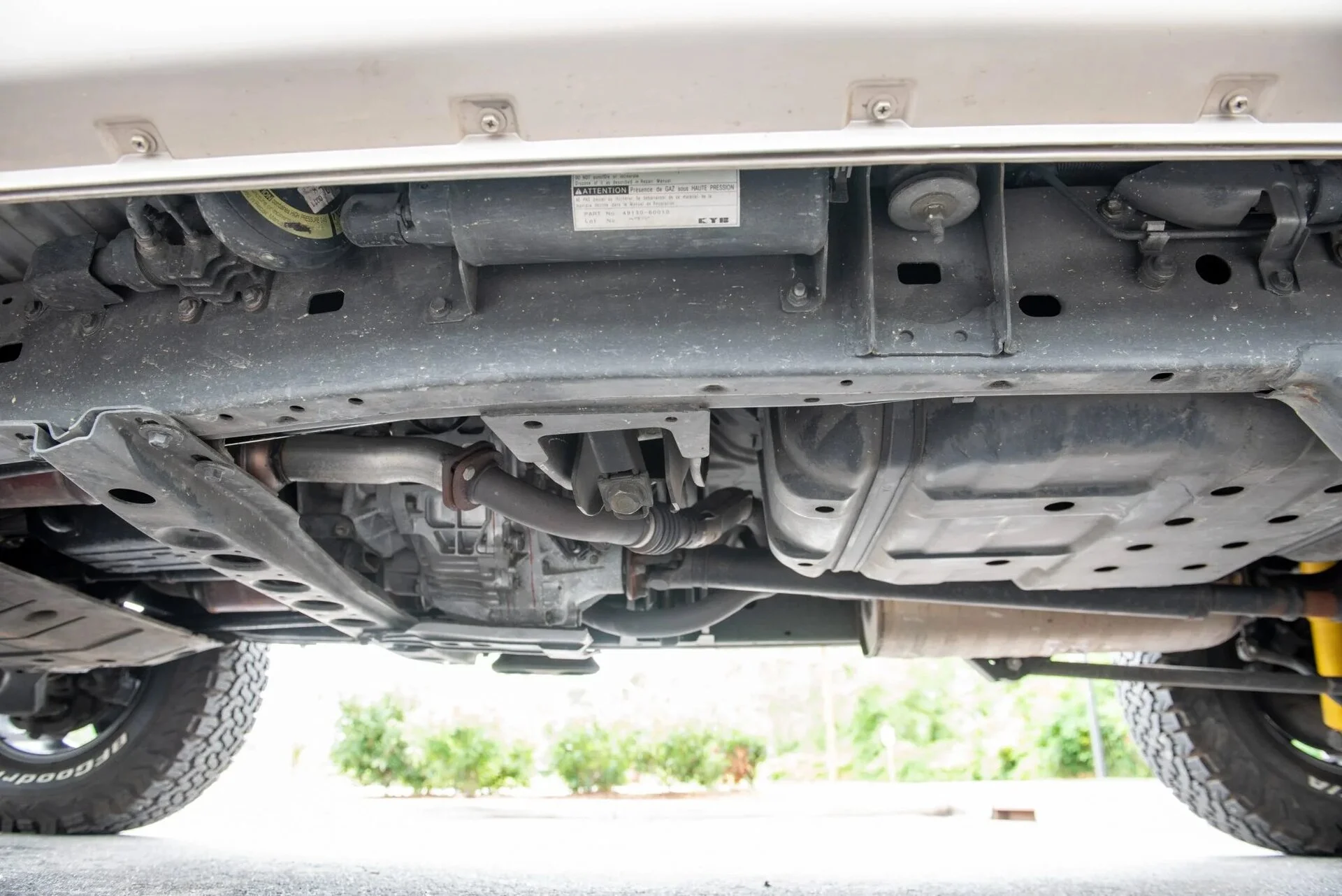 2002_lexus_lx470_2002_lexus_lx470_e1371fdb-66db-4f67-ad28-92261df67680-YdKtBb-62278-62279-sca...webp