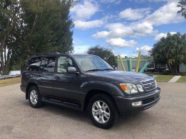 2004-lexus-lx-470-base-4wd-4dr-suv (2).webp