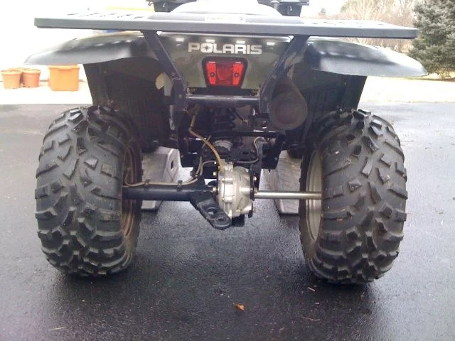 2004 Polaris Magnum 4x4 330cc 025.webp