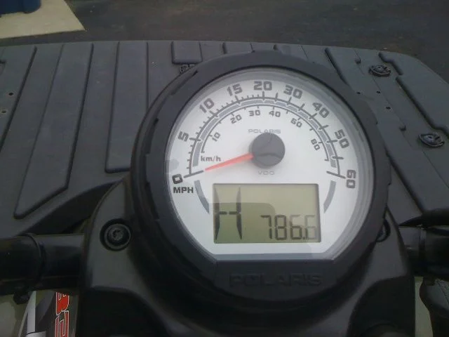 2004 Polaris Magnum 4x4 330cc 029.webp