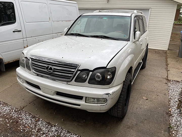 2005-lx470-1.webp