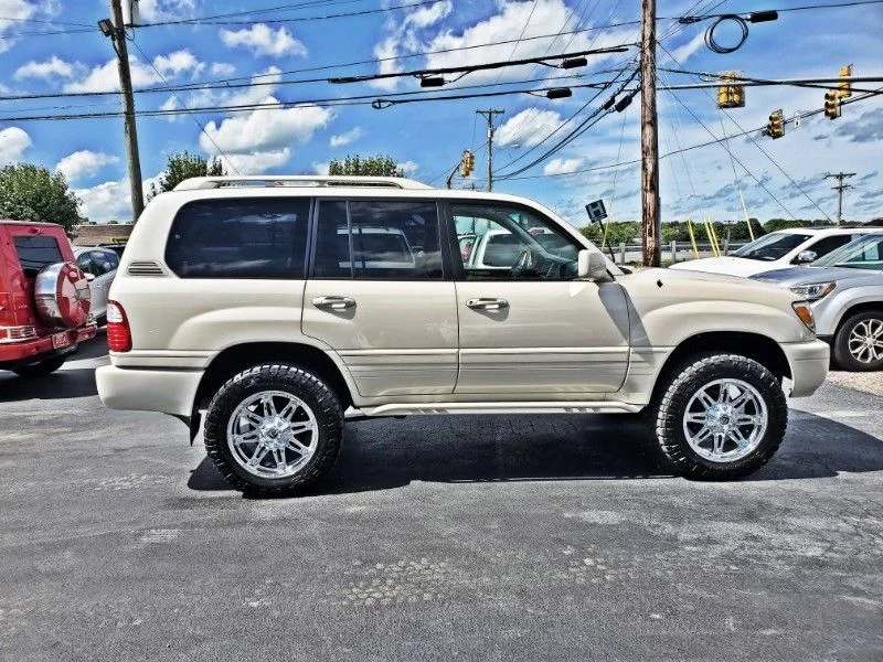 2005 LX470 Lifted.jpg