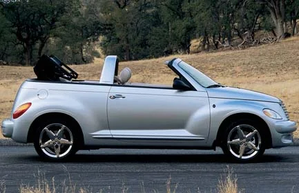 2005_Chrysler_PTCruiser_ext_1.webp