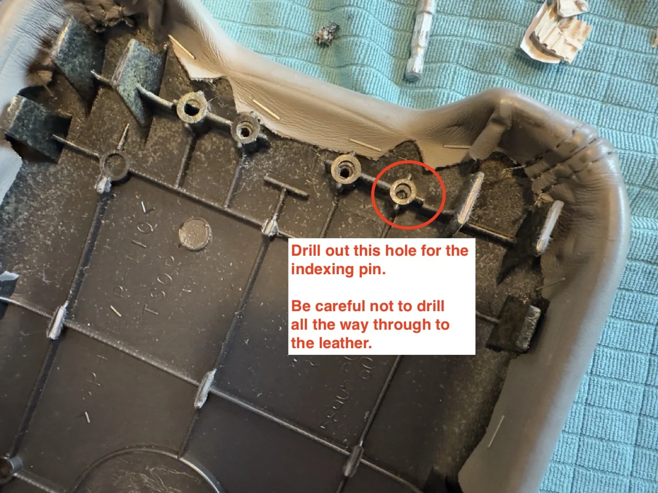 2006 Landcruiser center consol lid latch repair 04.webp