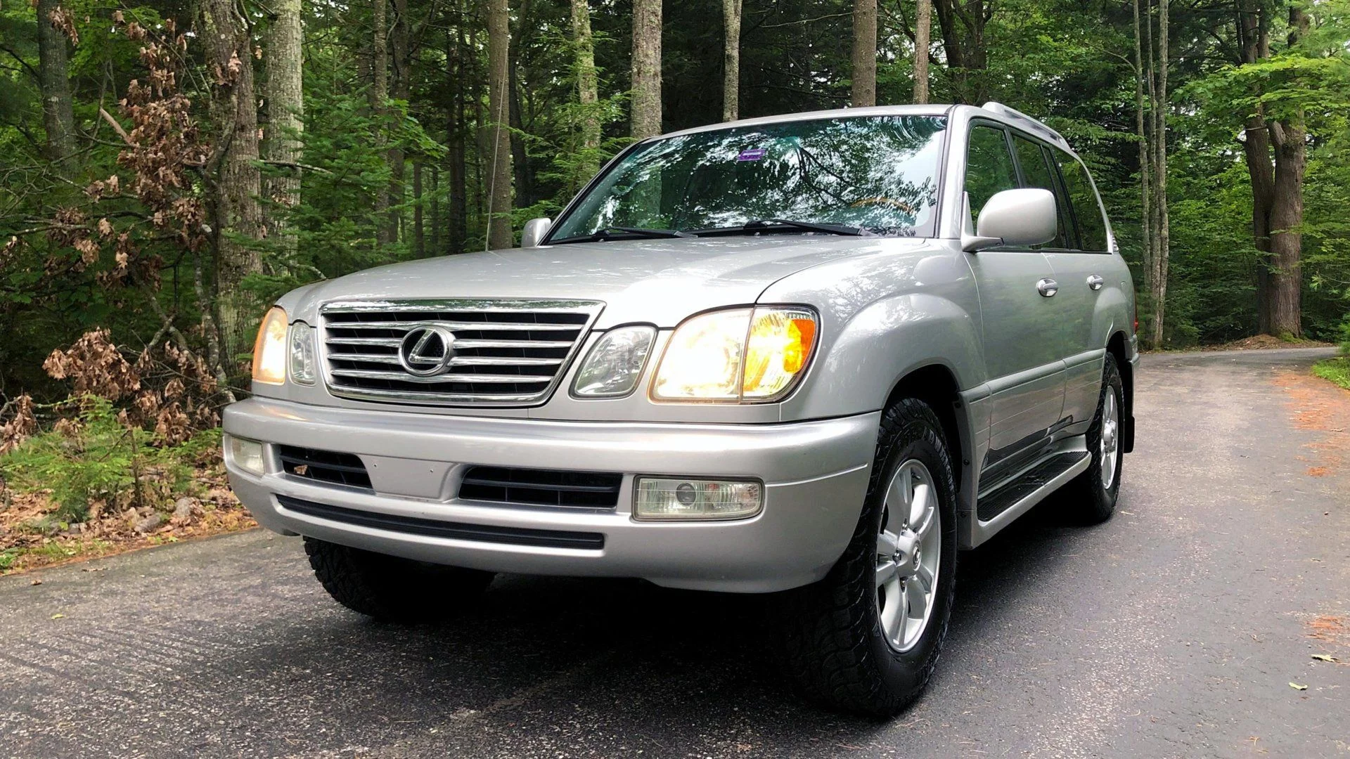 2007_Lexus_LX470_1.jpg