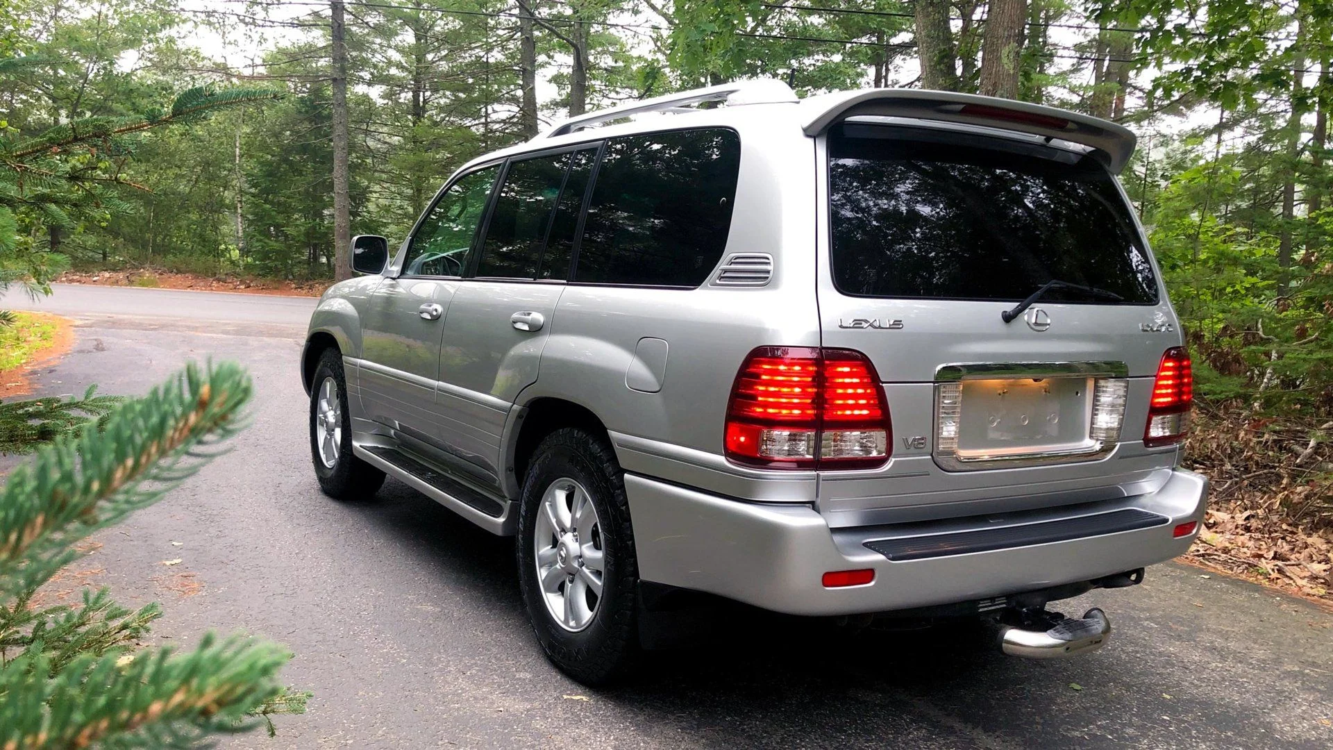 2007_Lexus_LX470_8.jpg