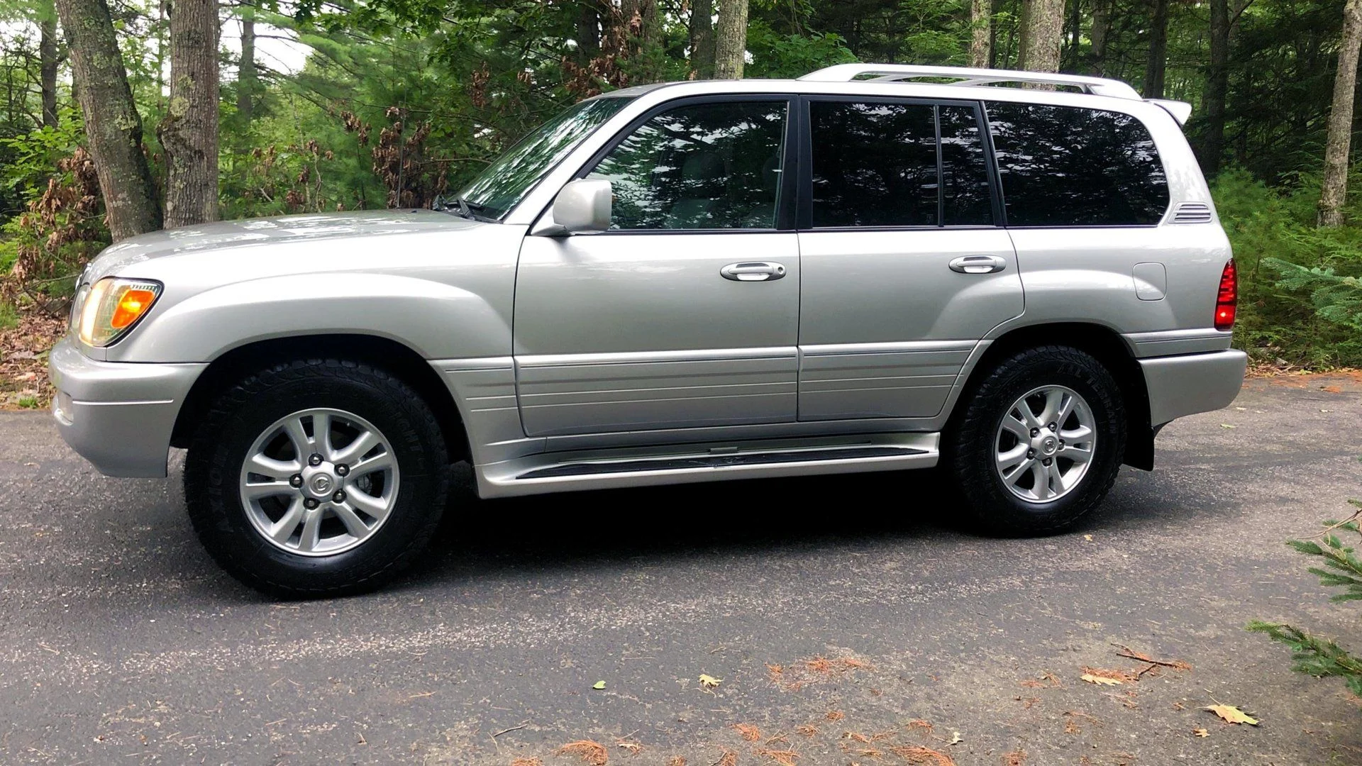 2007_Lexus_LX470_9.jpg
