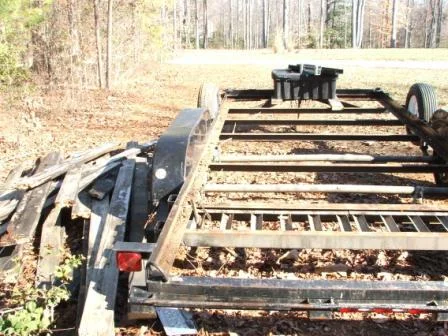2008_0127trailer0003small.webp