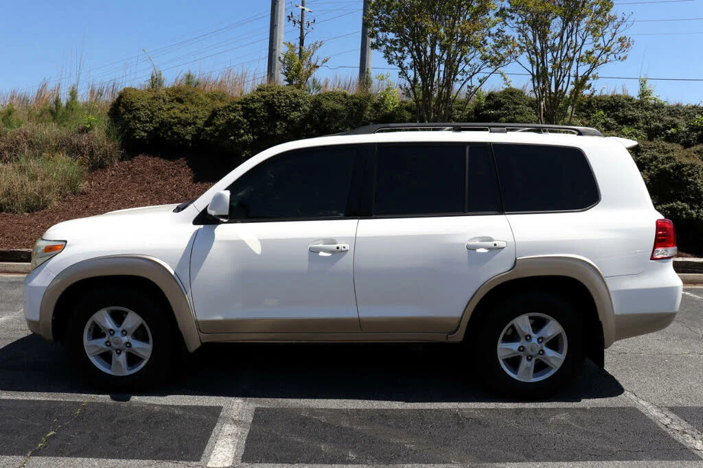 2009_toyota_land_cruiser-pic-02.webp