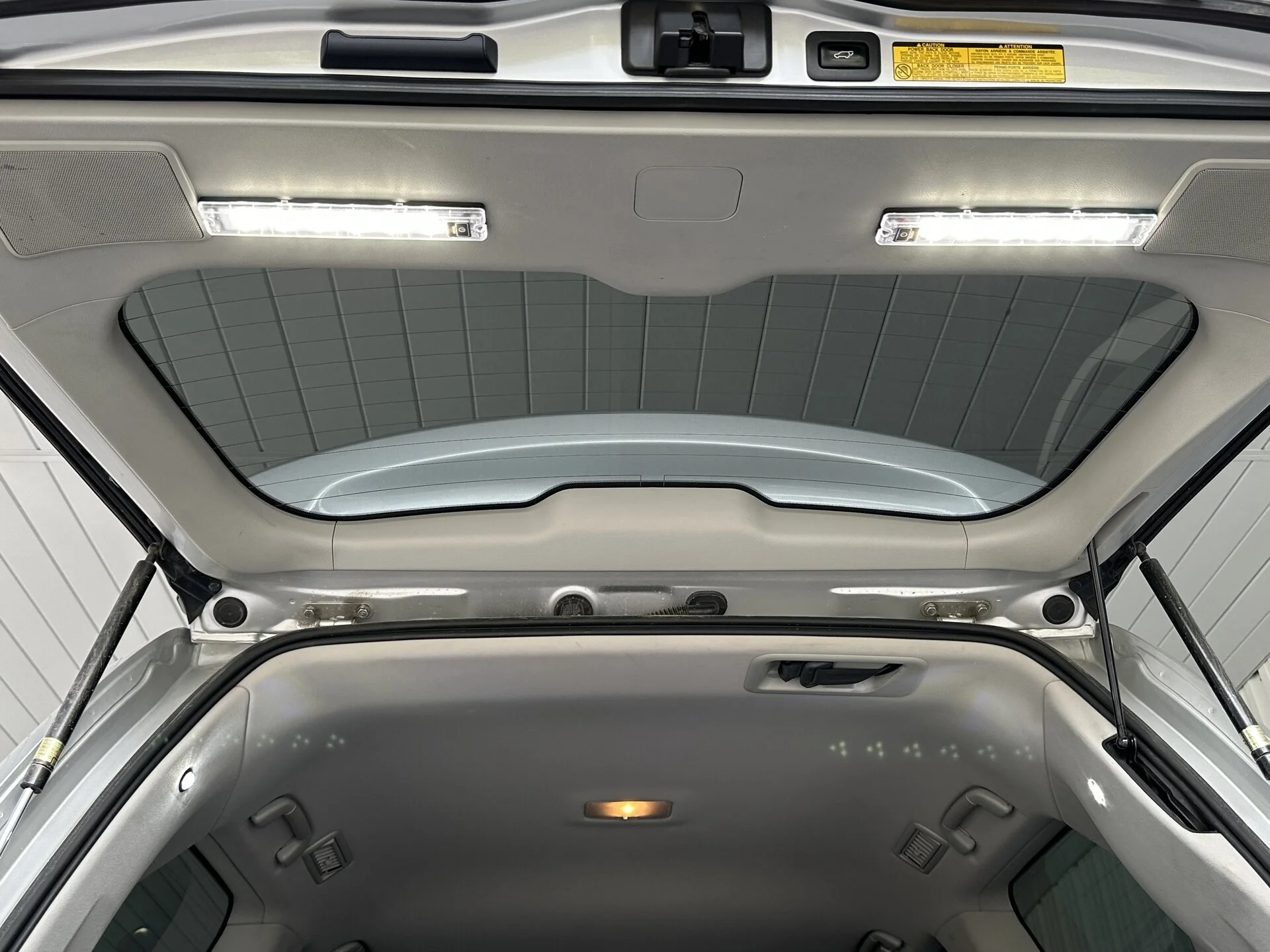 2010-LX570-17.JPG