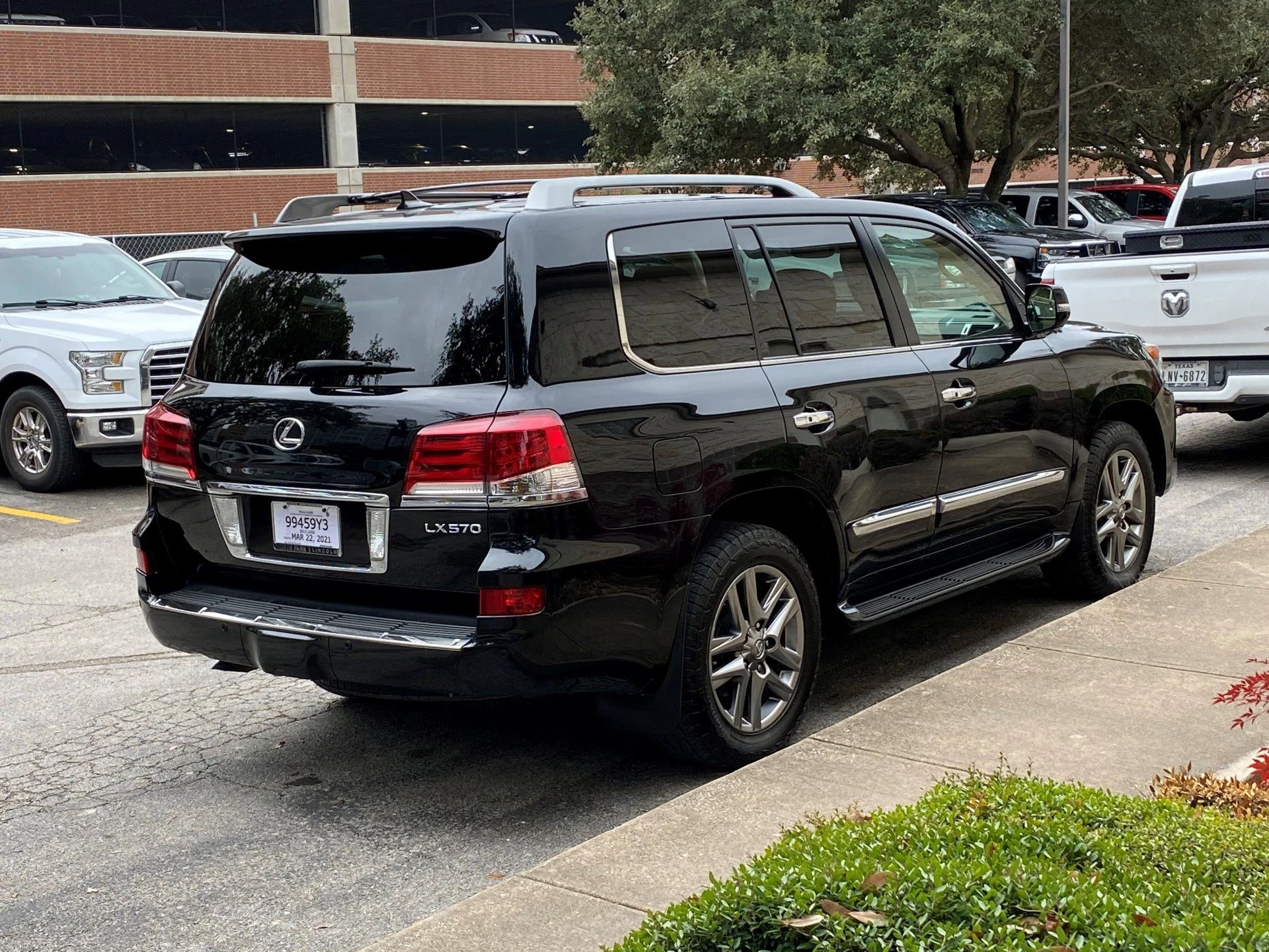 2013 LX570 1.webp