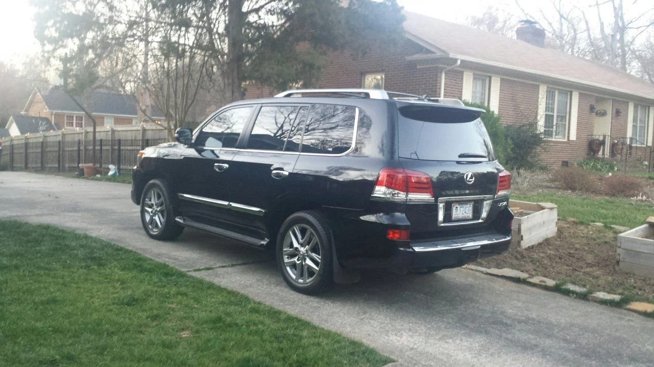 2013LexusLX570-3-11-16.webp