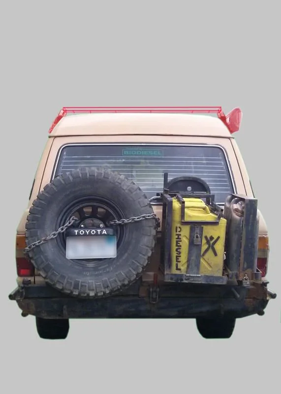 20140510-Landcruiser-143234-RoofRack_RearViewAfter_1.webp
