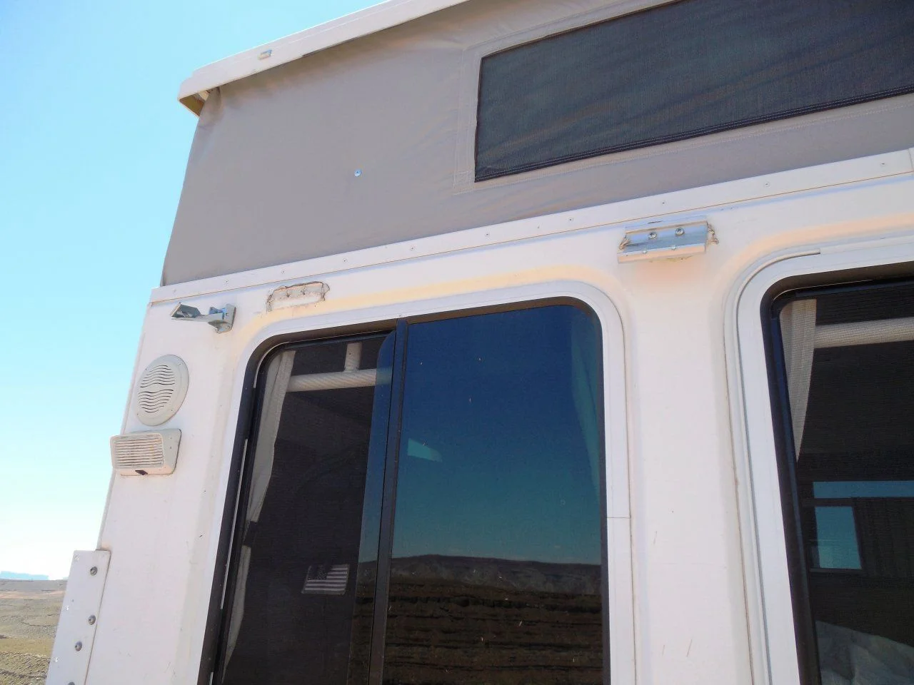 20140514_G_Awning brackets.webp