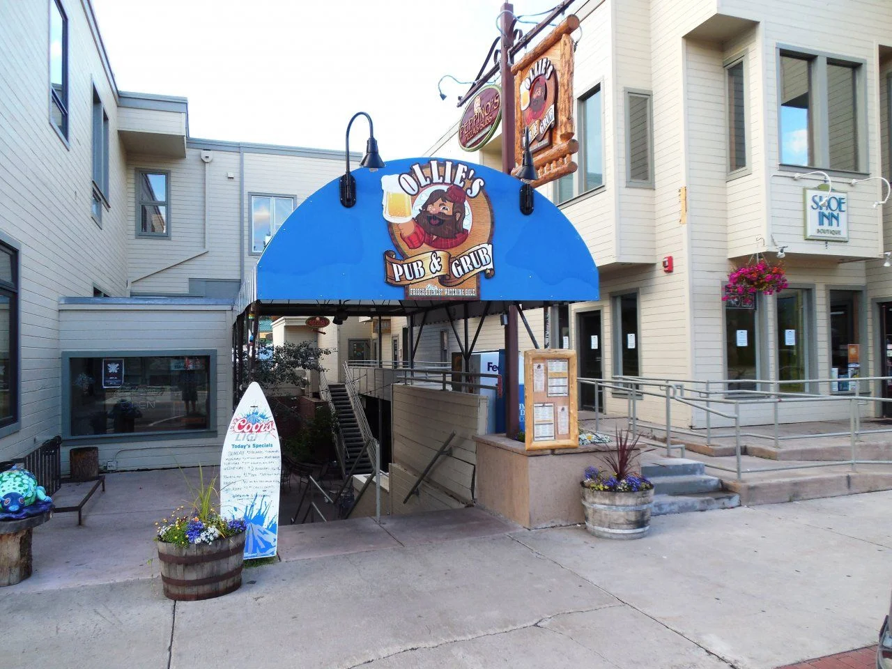 20140828_E_Ollies Pub & Grub.webp