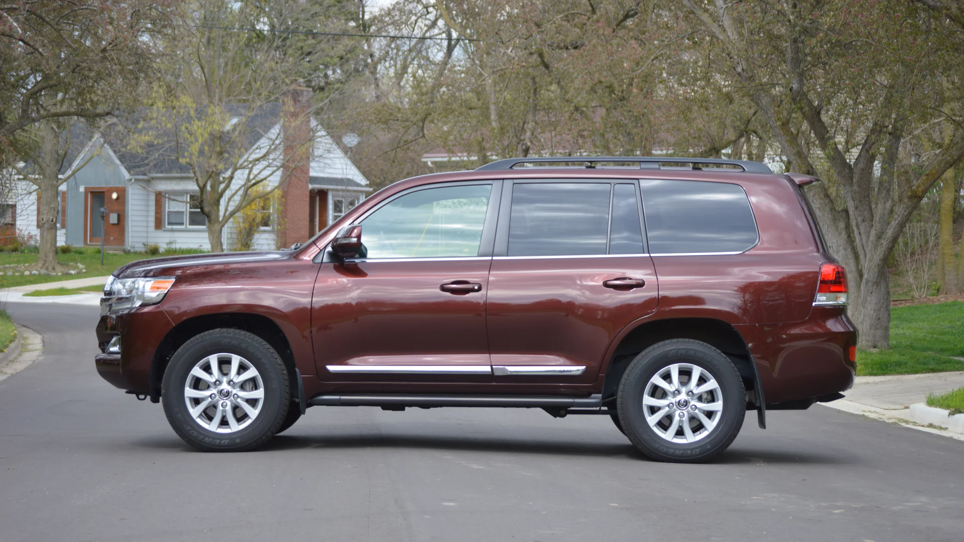 2016-toyota-land-cruiser-striptease-headliner1.jpg