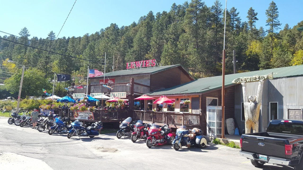 20160917_11_#20_Lewie's Saloom & Eatery_Lead,SD.webp