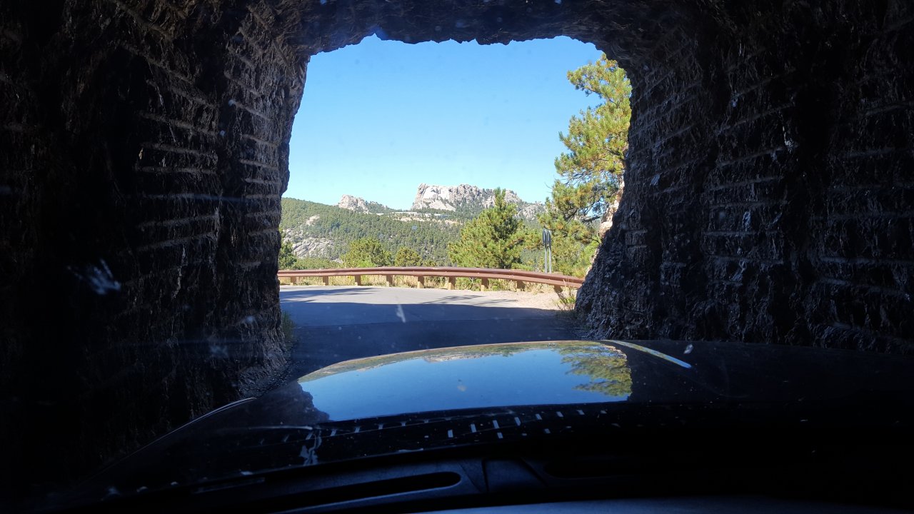 20160919_2_Iron Mtn Road tunnel_Mt Rushmore.jpg