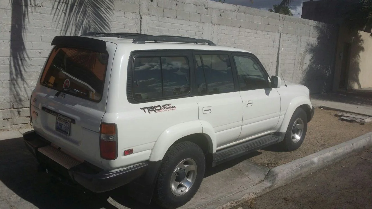 1996,white on grey,stock,240k,e-lockers