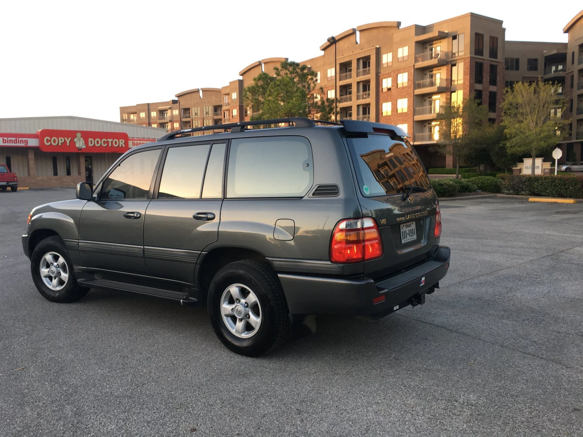 1999 Land Cruiser - 2nd owner - Dealer maint. w/ all records 257K mi Houston TX