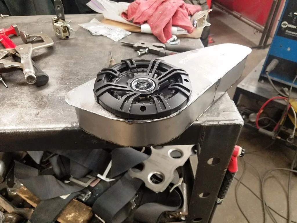 20180503_C_rear speakers.webp