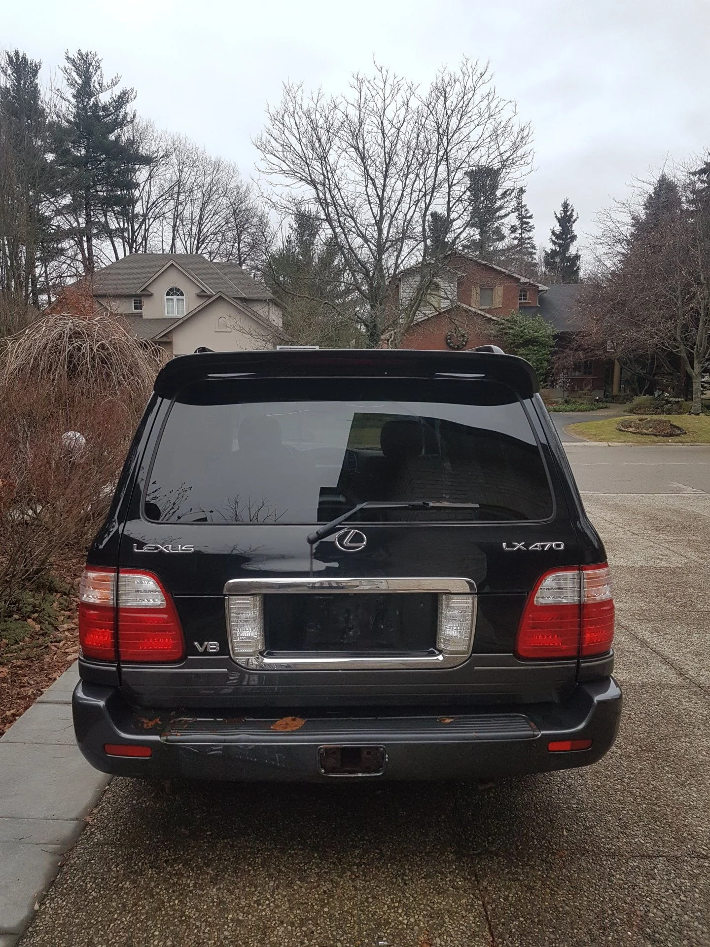 Toronto, ON: 2004 Lexus LX470