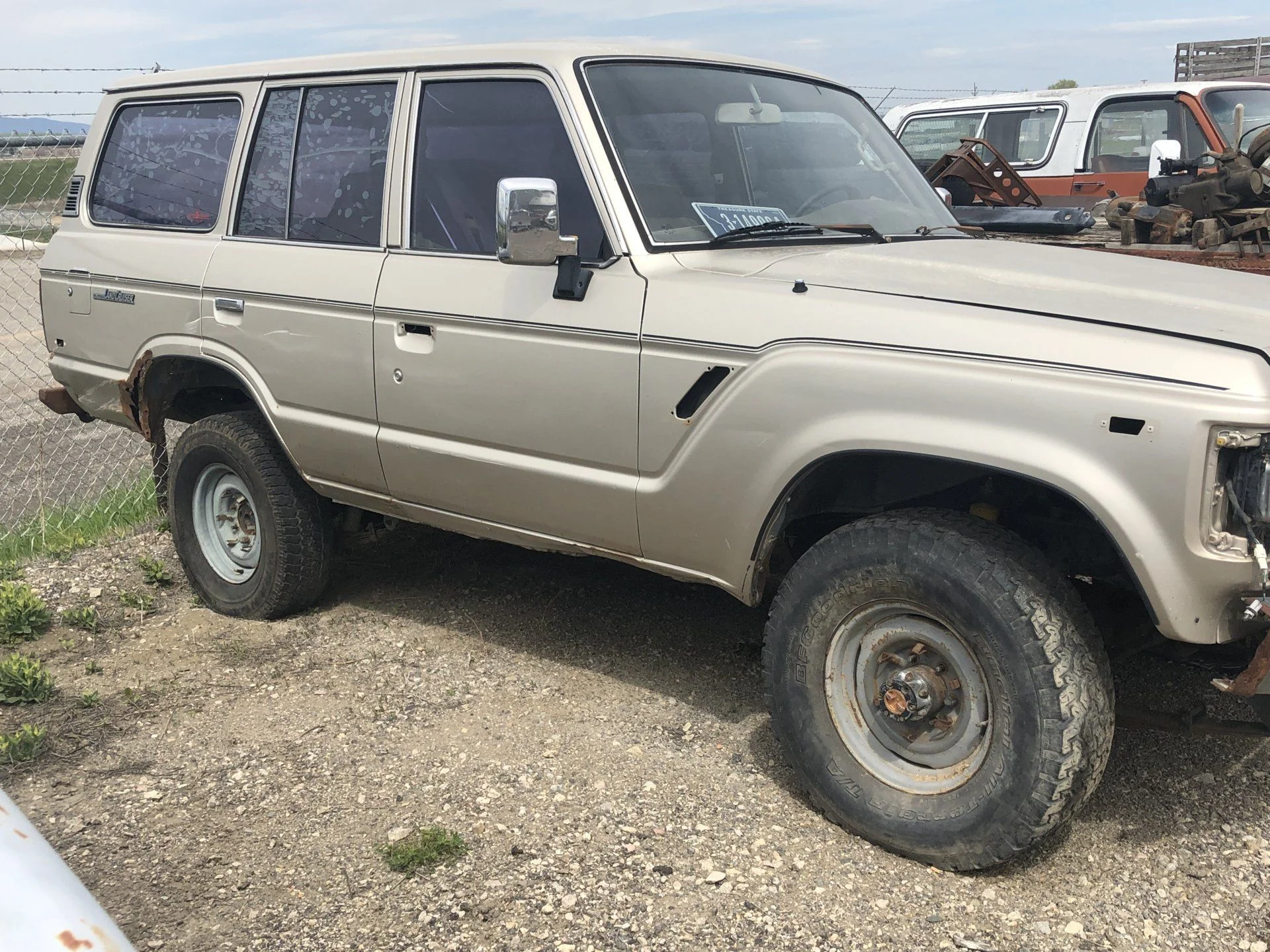 Wyoming-1989 FJ62, runs, rough body, good parts. $2900