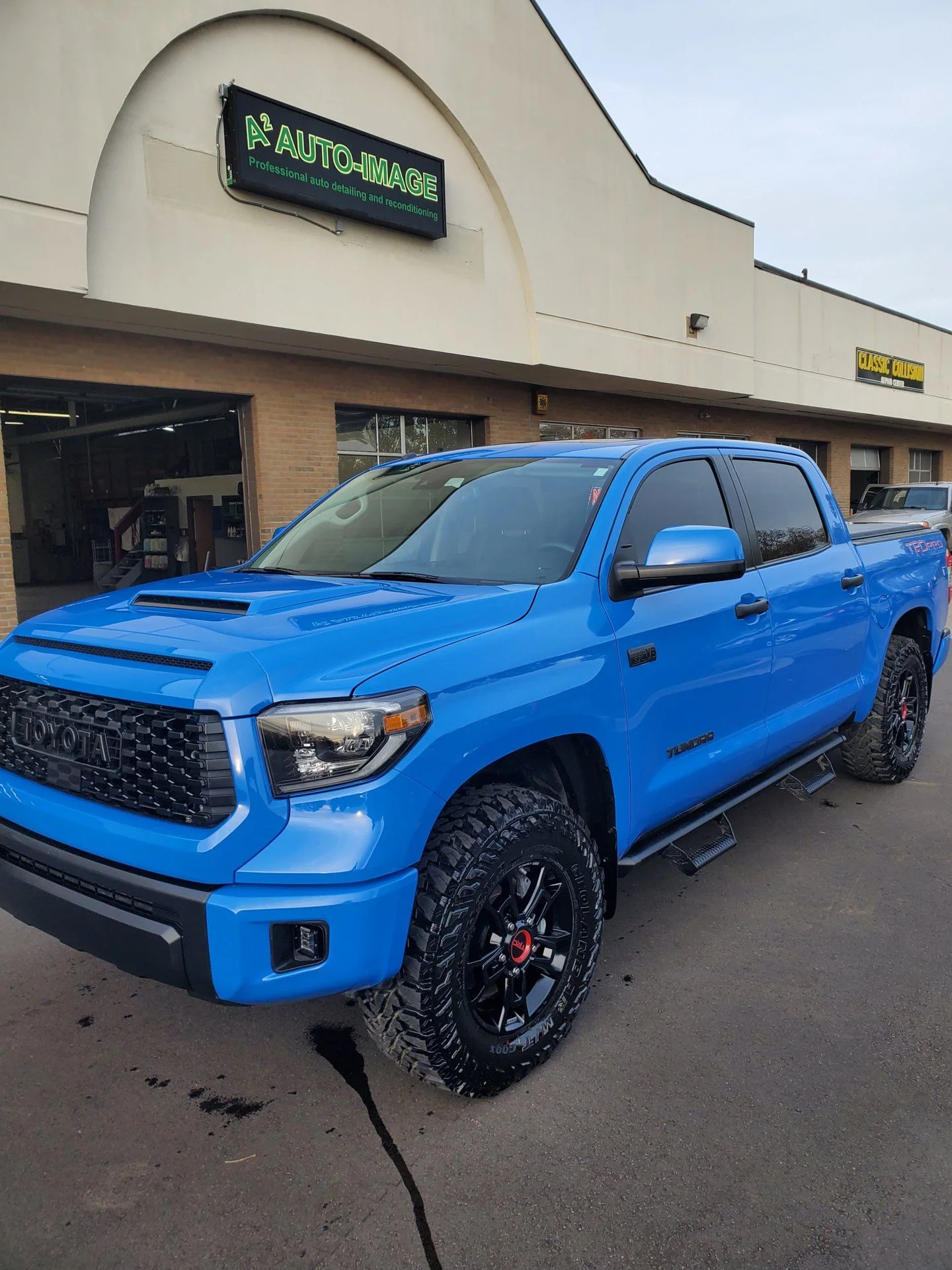 2019 Tundra TRD Pro VOODOO BLUE $46250 17K MILES WITH NEW 295/75/18 SE MICHIGAN