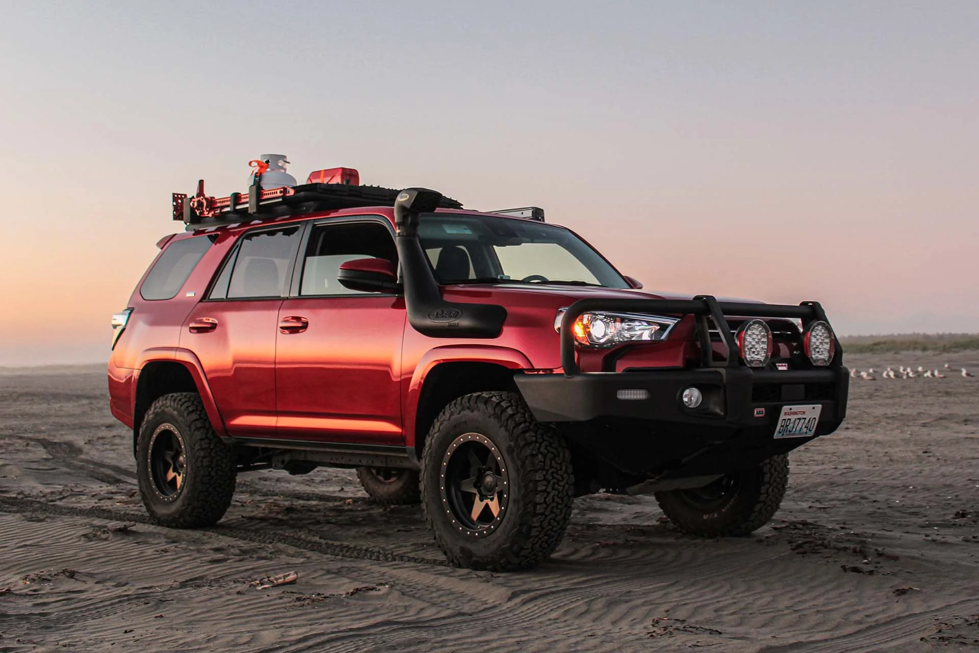 2020 Toyota_4Runner_Beach_1920x1280.webp