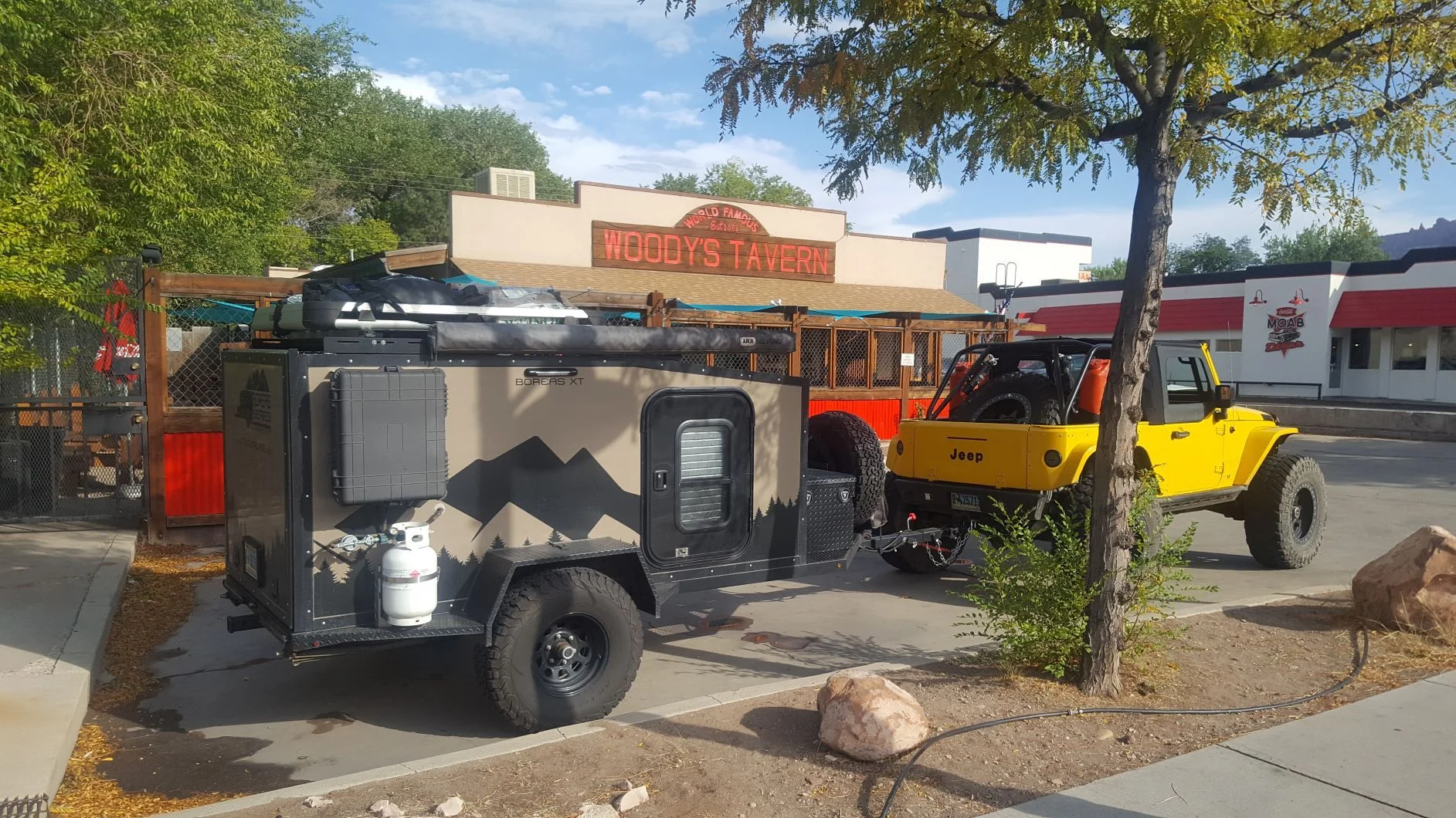 20200922_E_Woodys Tavern.webp