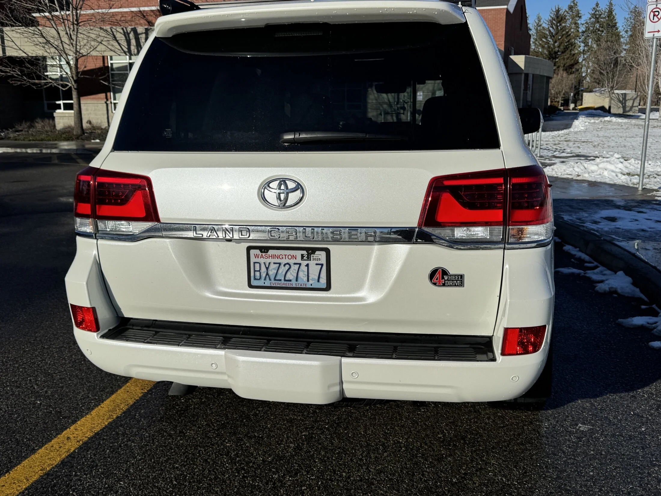 2021LandCruiser-14.webp