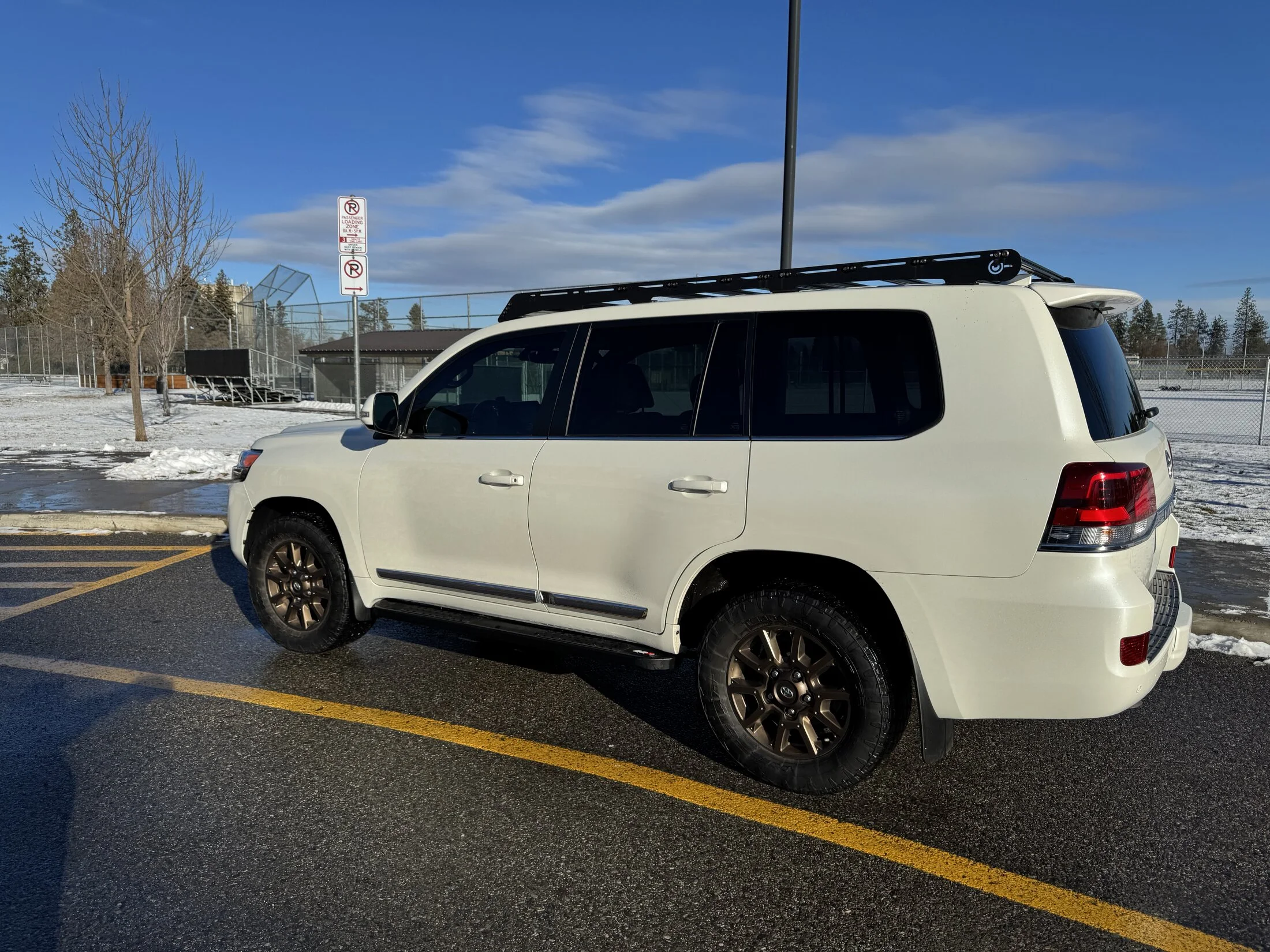 2021LandCruiser-16.jpg