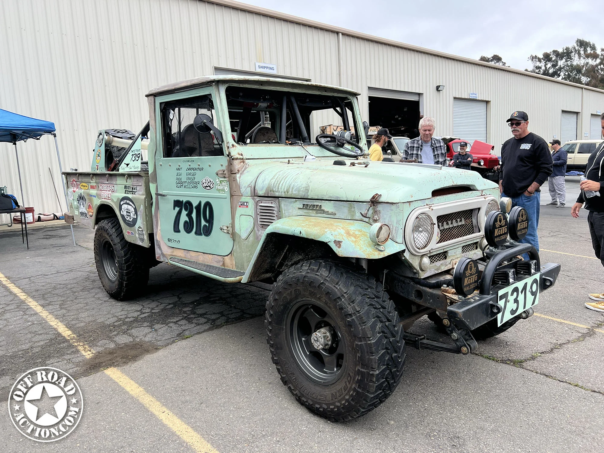 2025-cruiser-summit-off-road-action-01.webp