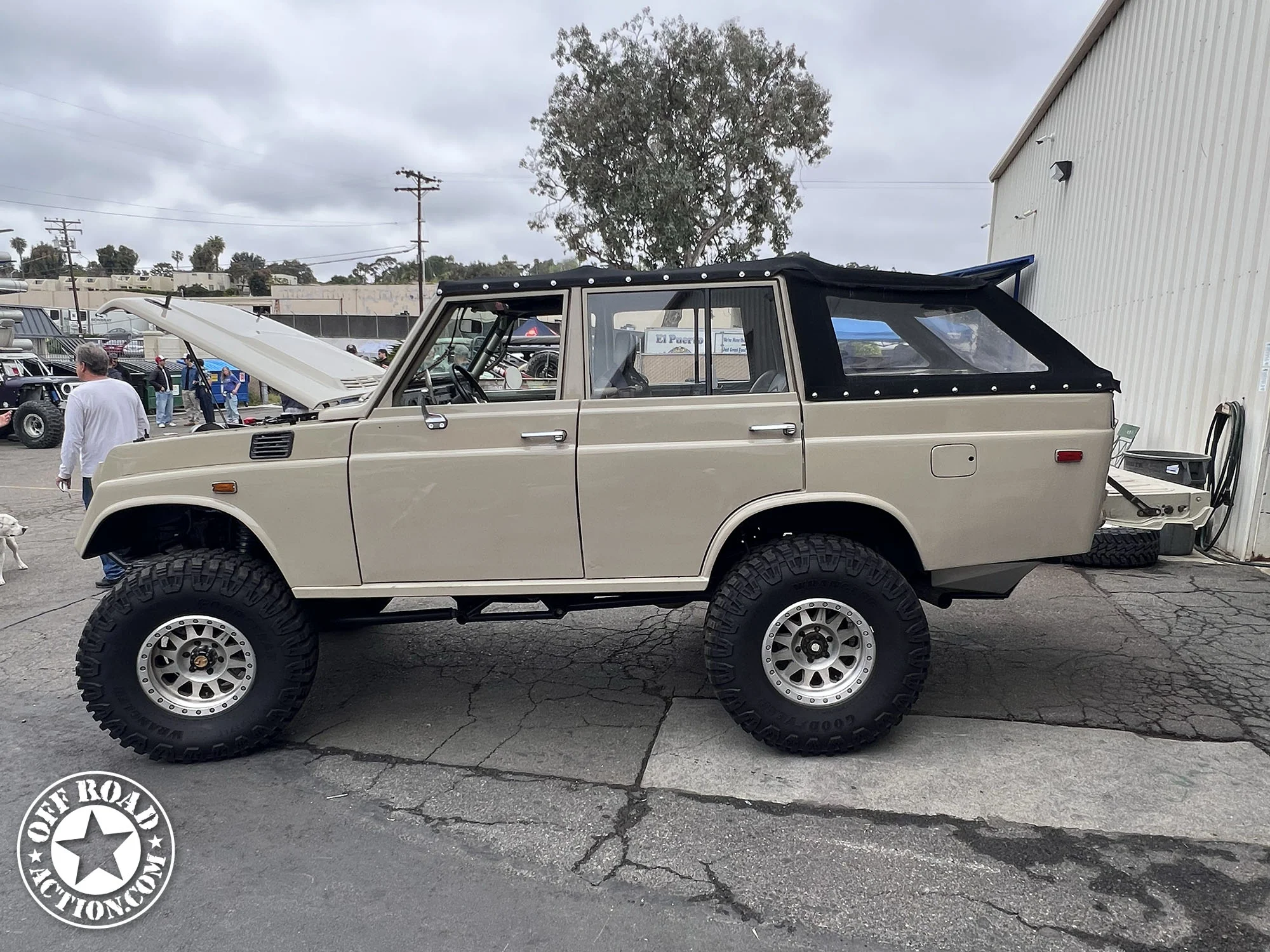 2025-cruiser-summit-off-road-action-31.webp