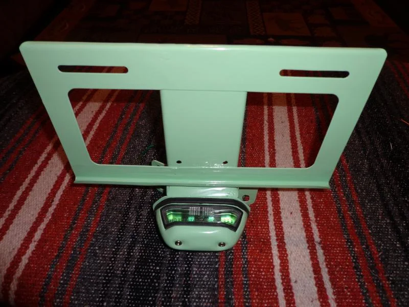 25 licence bracket & tail lights 004.webp